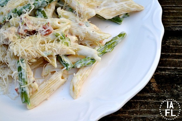 Skinny Bacon, Chicken, and Asparagus Penne Pasta Recipe 