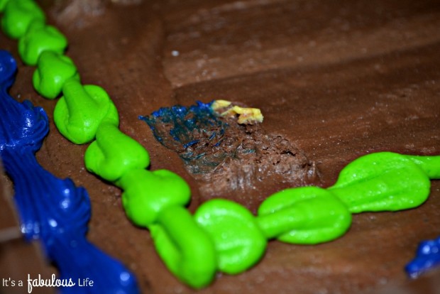 Easy Birthday Cake Decorating Idea: Make an Anti-Gravity Cake