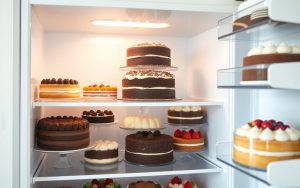 how long does cake last in the fridge